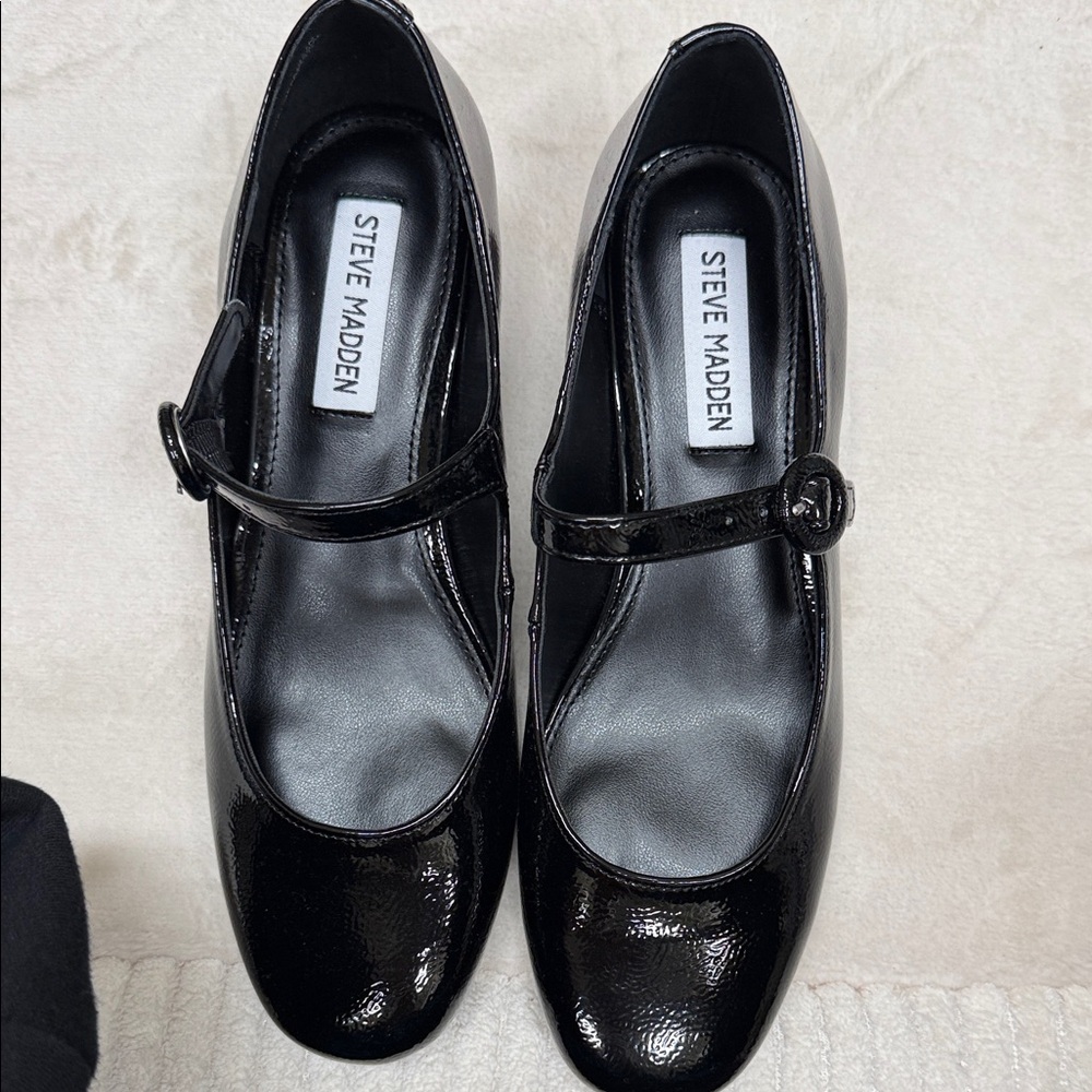 Steve Madden Black Patent Leather Flats